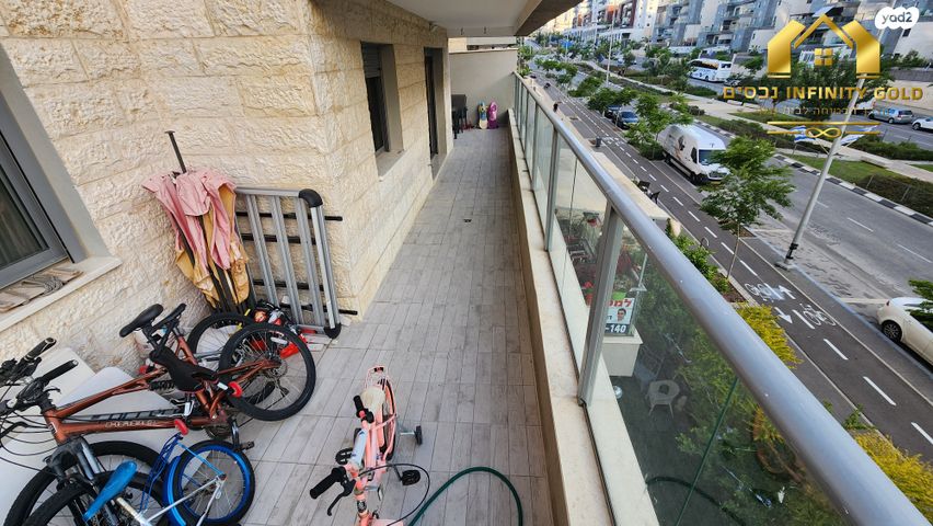 דירת גן, שוהם 76, אבני חן, חריש