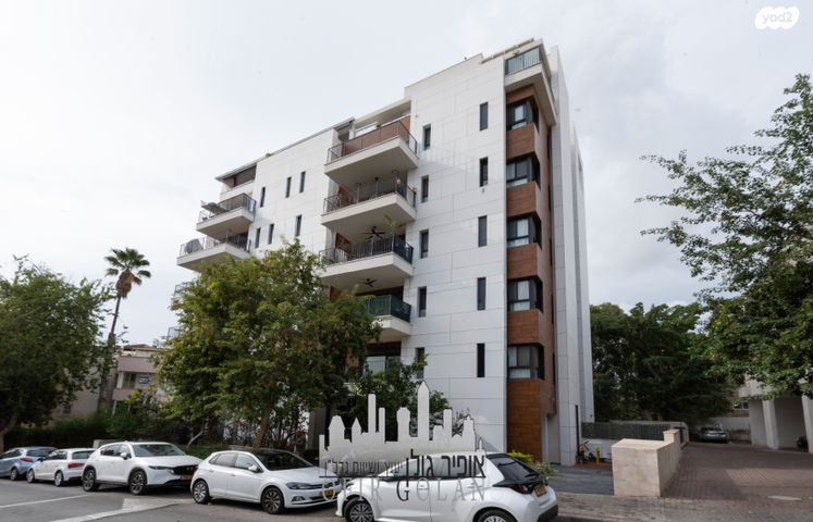 דירה, הרצליה