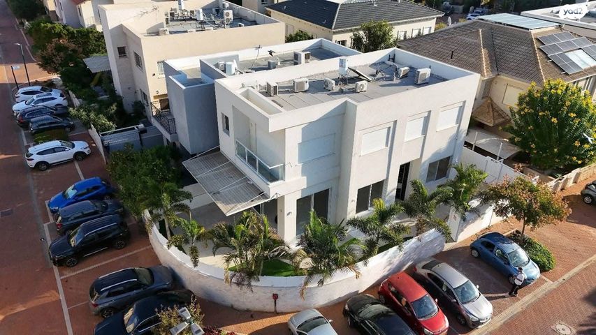 דו משפחתי, 212 מזרח, אבן יהודה