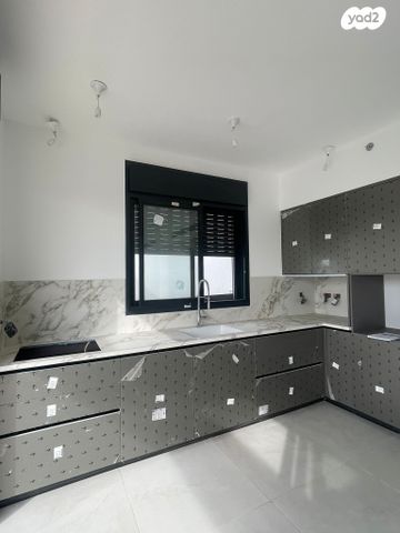 גג/ פנטהאוז, הרב יצחק ידידיה פרנקל, תל אביב יפו