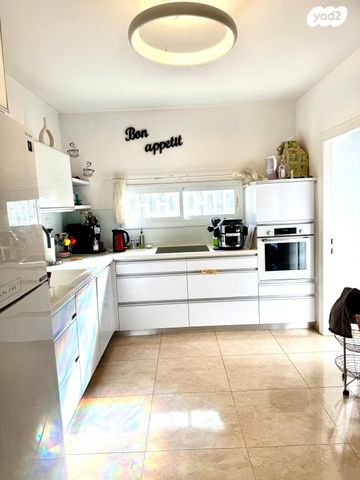 דירה, שמואל תמיר כצנלסון, פסגת זאב, ירושלים