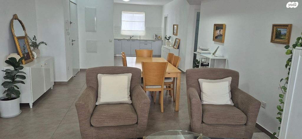 דירה, אליהו הנביא 15, ראש העין