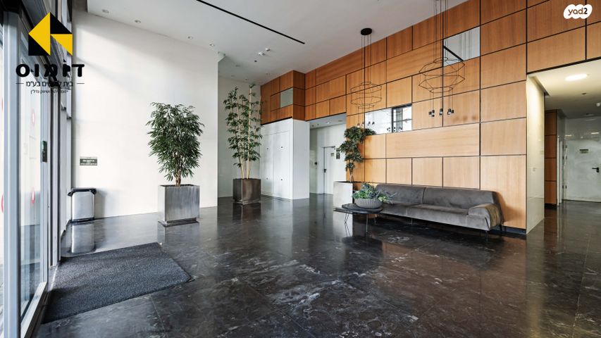 גג/ פנטהאוז, פרופ' אפרים קציר, רחובות המדע, רחובות