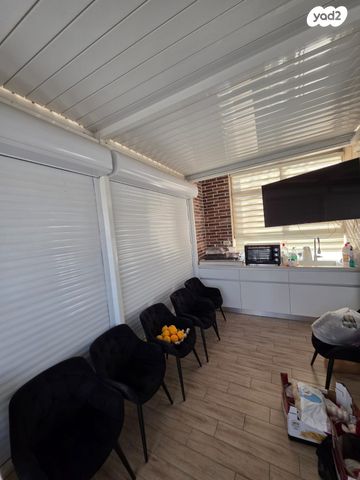 דופלקס, דבורה ברטונוב, קרית אילון, חולון