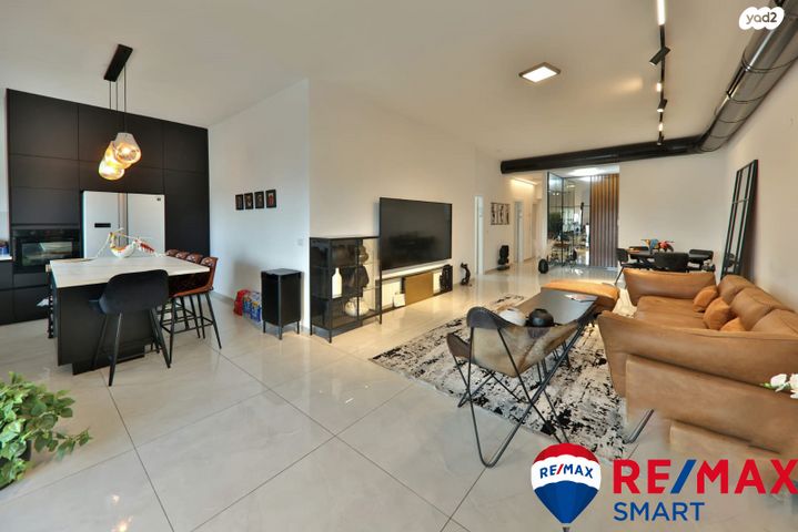 גג/ פנטהאוז, העצמאות, מרכז העיר, קרית אתא