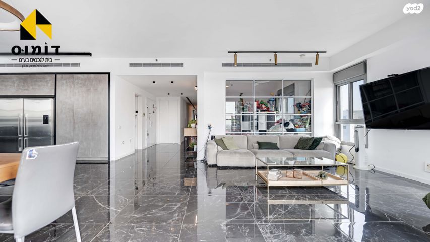 גג/ פנטהאוז, פרופ' אפרים קציר, רחובות המדע, רחובות