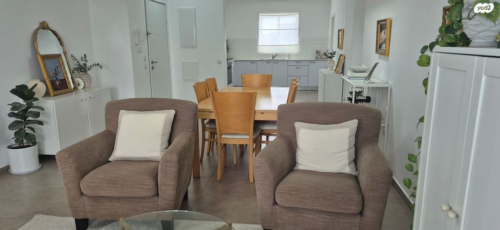 דירה, אליהו הנביא 15, ראש העין