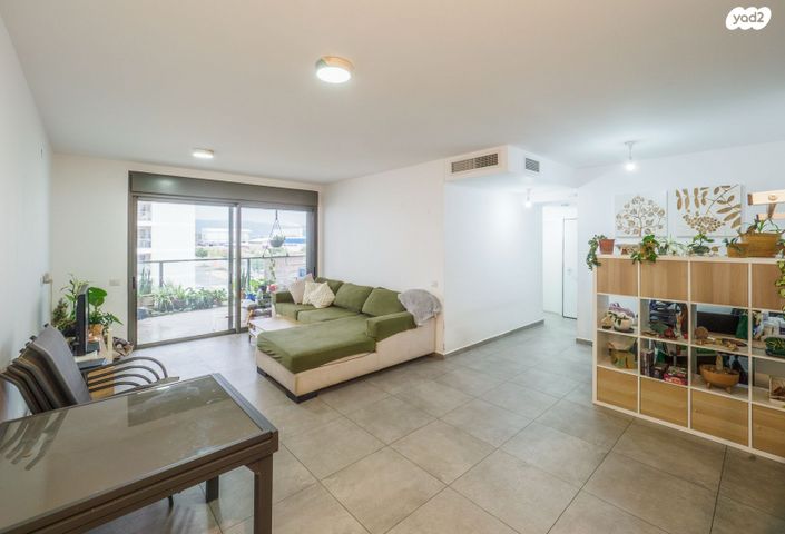 דירה, אלמוג, אכזיב, נהריה