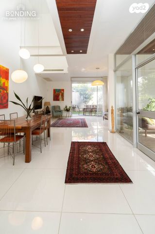 דו משפחתי, אבן יהודה