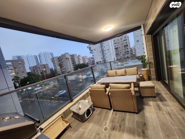 דירה, אייזיק רמבה, נוף הטיילת, נתניה