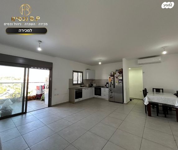 דירה, סביון 24, הפרחים, חריש