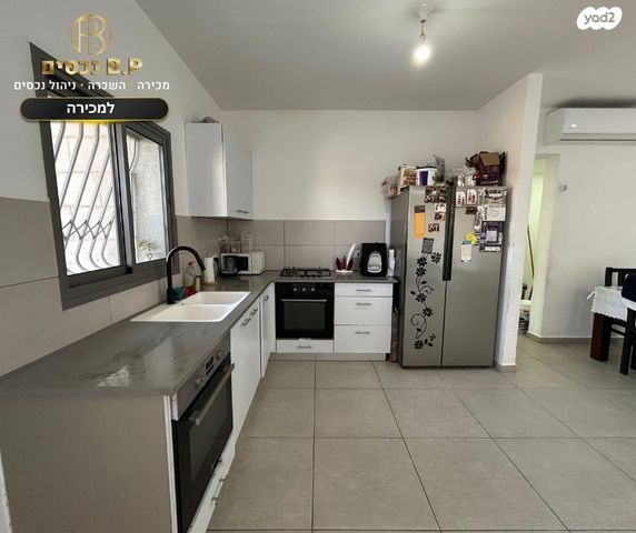 דירה, סביון 24, הפרחים, חריש