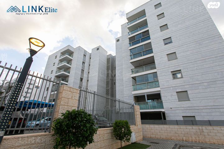 דירת גן, האגמית 6, החותרים, טירת כרמל