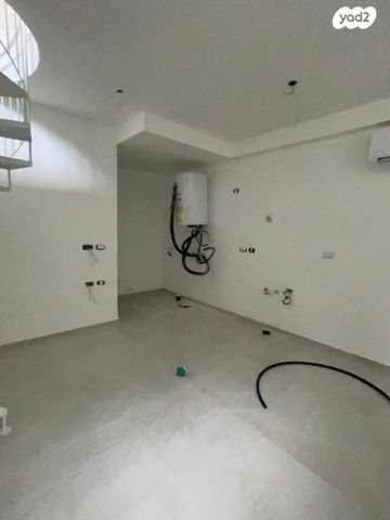 דירת גן, הרב יצחק ידידיה פרנקל, תל אביב יפו