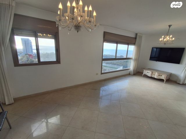 גג/ פנטהאוז, הצוללים, רובע ד', אשדוד