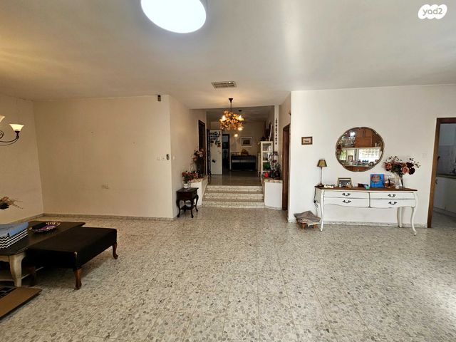 בית פרטי/ קוטג', הכותל, קרית מנחם בגין, נתיבות