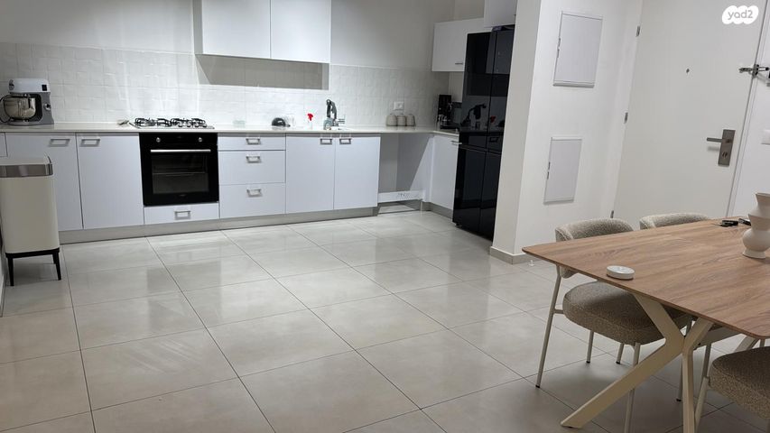 דירה, אור עקיבא