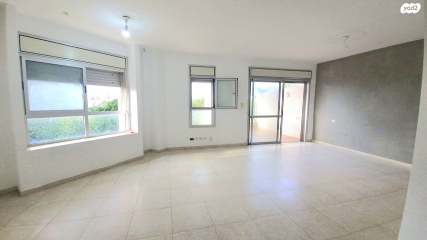 קרית הפרחים - 2005