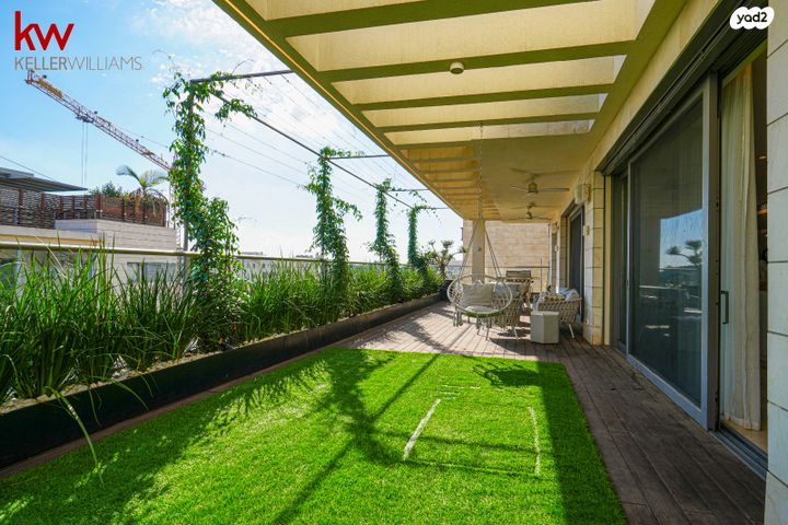 גג/ פנטהאוז, רעננה