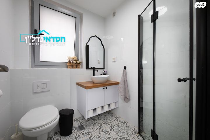 דירת גן, ש"י עגנון, נאות שמיר, יבנה