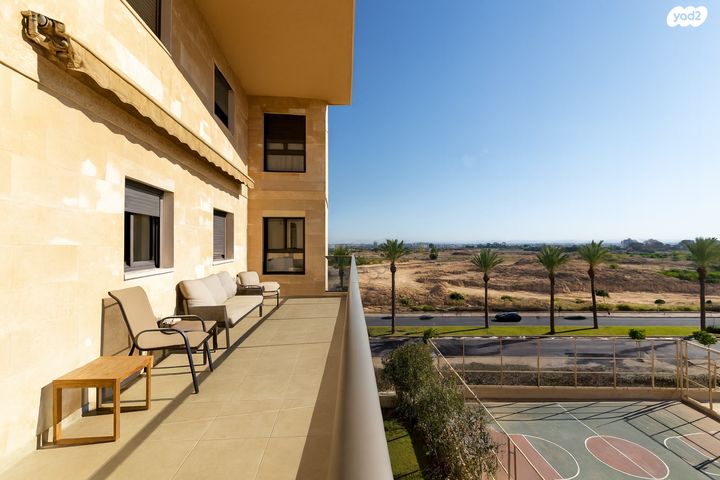 דירה, פייר קניג, נוף הטיילת, נתניה