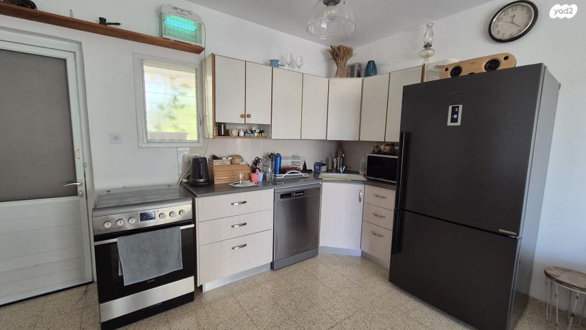 דו משפחתי, כפר סאלד