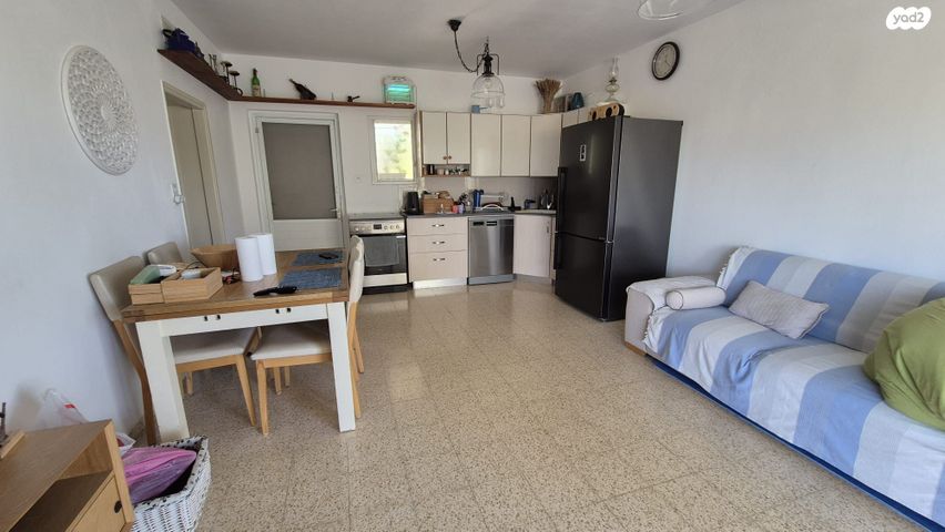 דו משפחתי, כפר סאלד