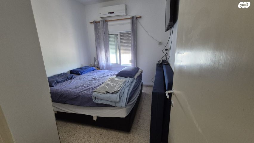 דו משפחתי, כפר סאלד