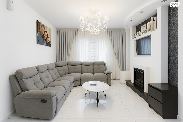 שדרות בן צבי 102