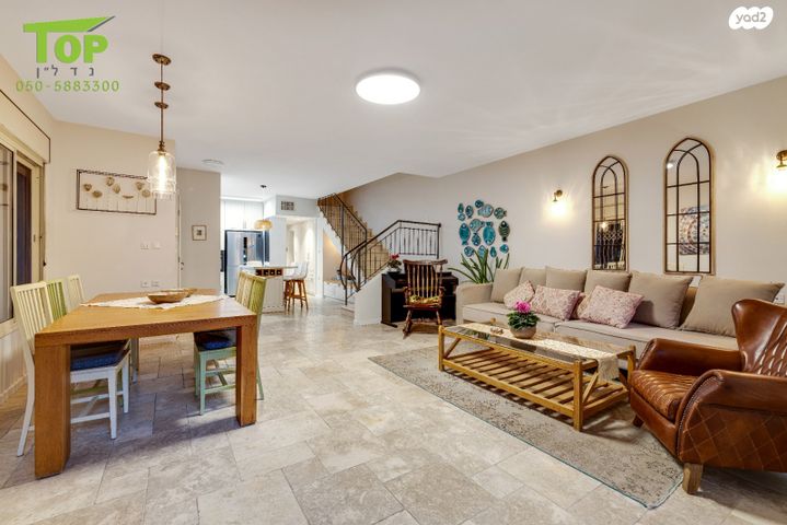 בית פרטי/ קוטג', משה לוי, גני איריס, נס ציונה