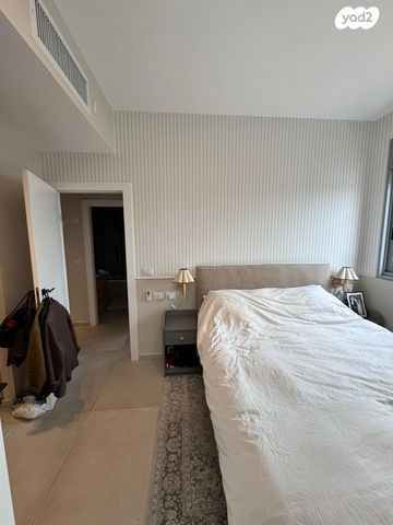 דירה, הוד השרון