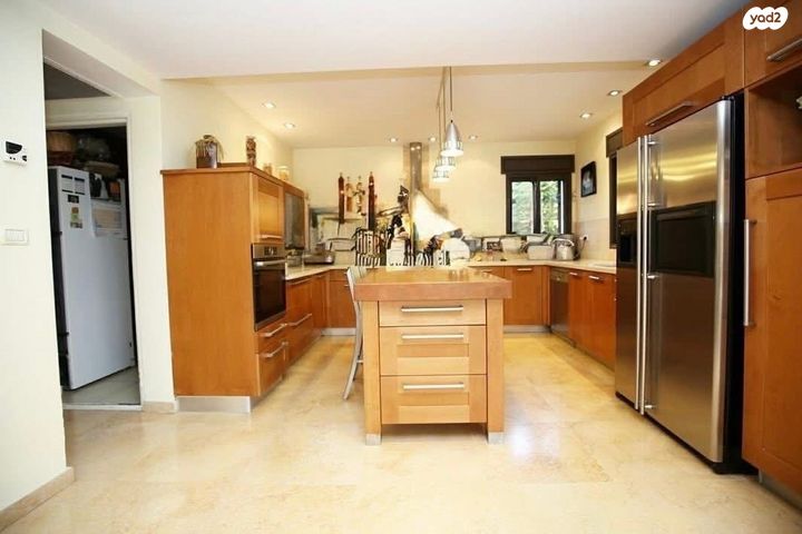 דו משפחתי, שיכון אשר, רעננה