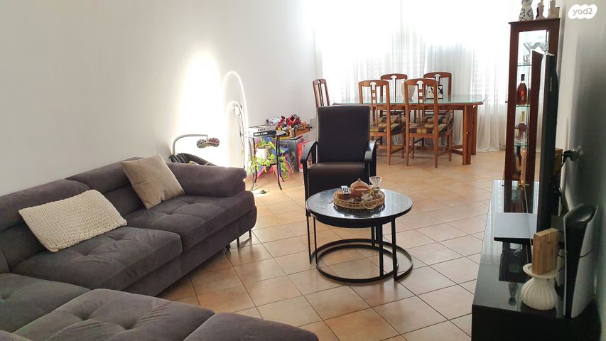 דירה, מנדלי מוכר ספרים, לב העיר, בת ים