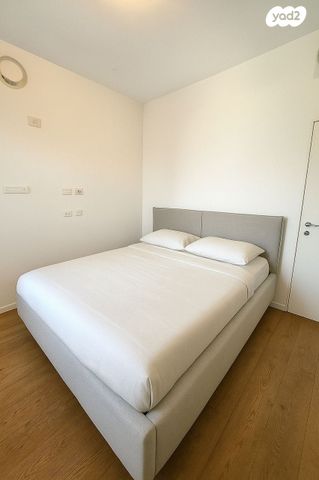 דירה, דרך מנחם בגין 144, מונטיפיורי, הרכבת, תל אביב יפו