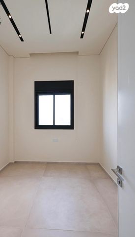 גג/ פנטהאוז, רש"י, רמב"ם, ראשון לציון