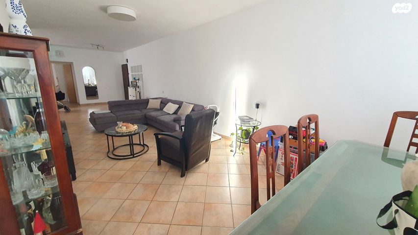 דירה, מנדלי מוכר ספרים, לב העיר, בת ים