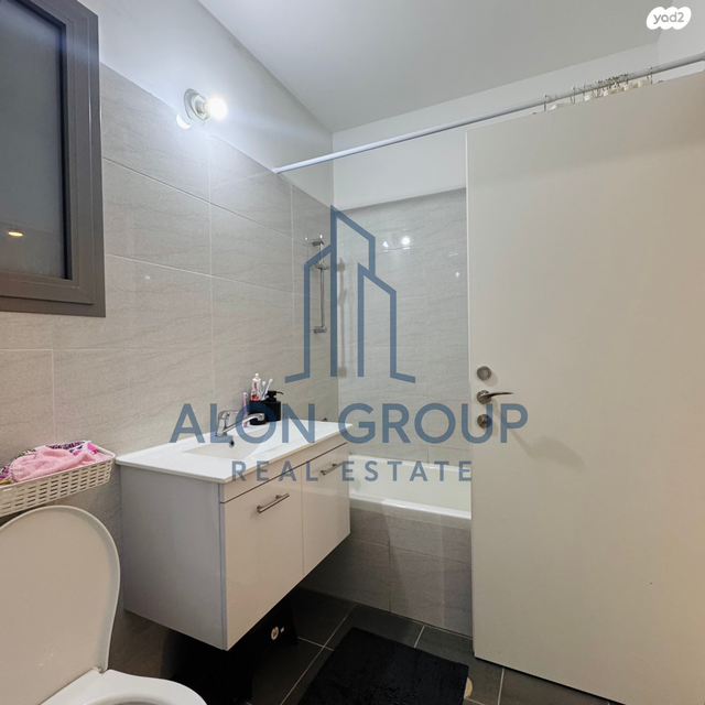 דירה, שלום דנינו, נתיבות