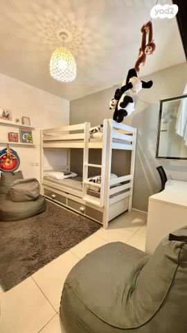 דירה, שדרות מנחם בגין, גדרה הצעירה, גדרה