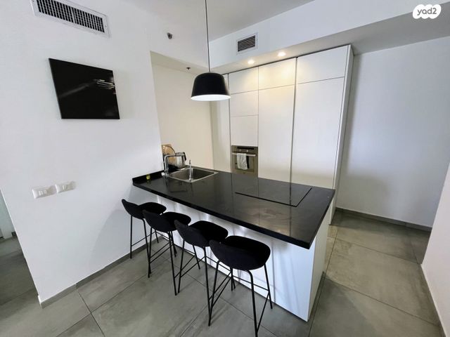 דירה, דרך מנחם בגין 144, מונטיפיורי, הרכבת, תל אביב יפו