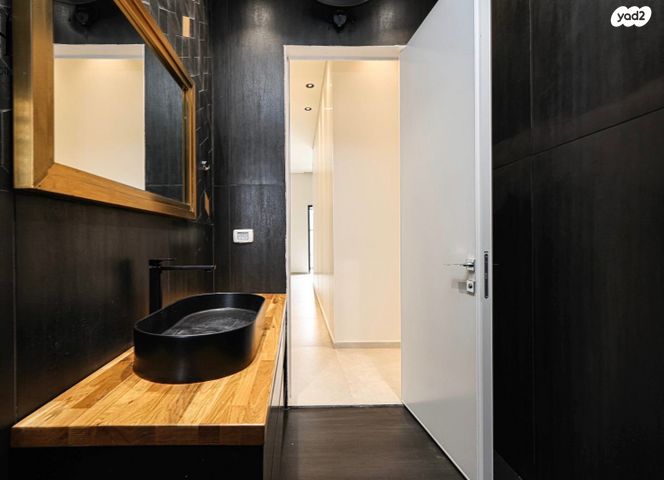 גג/ פנטהאוז, רש"י, רמב"ם, ראשון לציון