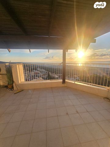 גג/ פנטהאוז, ראול ולנברג, רמת אשכול, חיפה