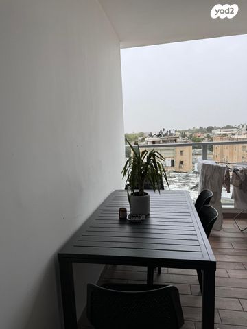 דירה, הוד השרון