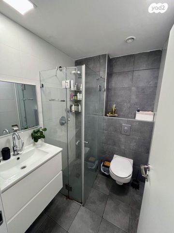 דירה, דרך מנחם בגין 144, מונטיפיורי, הרכבת, תל אביב יפו