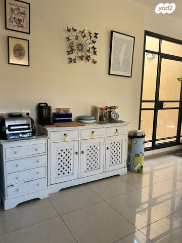 דו משפחתי, התקווה 41, קרית שרת, רעננה