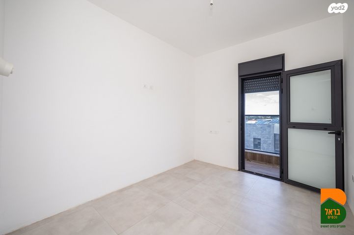 גג/ פנטהאוז, עמירם, פרדס חנה כרכור