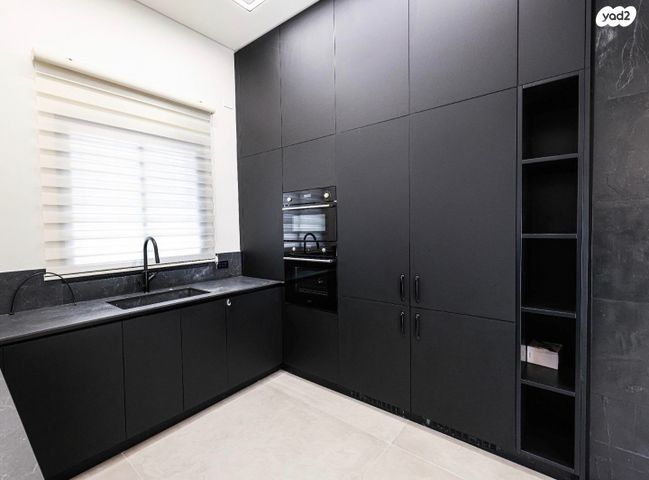 גג/ פנטהאוז, רש"י, רמב"ם, ראשון לציון