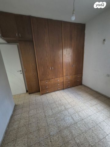 דירה, כובשי החרמון, רחובות