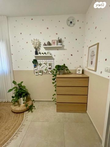 דירה, דרך זאב ז'בוטינסקי, שכונת בן גוריון, מרכז העיר ג', רמת גן