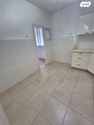 דירה, כובשי החרמון, רחובות