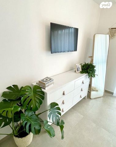 דירה, דרך זאב ז'בוטינסקי, שכונת בן גוריון, מרכז העיר ג', רמת גן